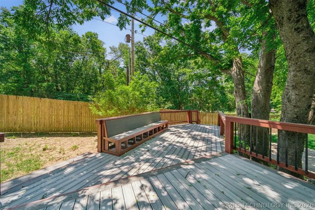 1625 Cherokee Hills Drive, Bartlesville, OK 74006