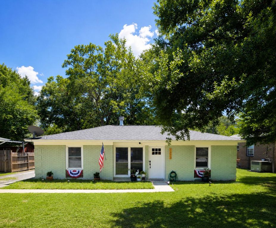 1113 N Shadow Drive, Mount Pleasant, SC 29464