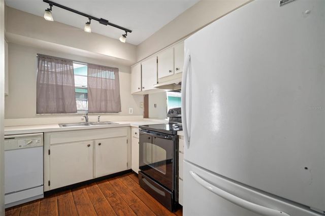 810 BLACK KNIGHT DRIVE, Valrico, FL 33594