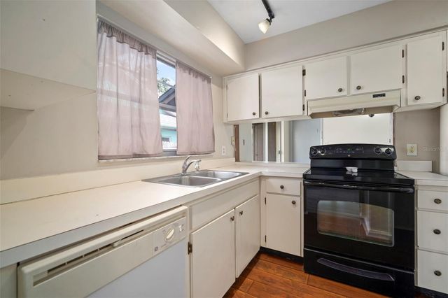 810 BLACK KNIGHT DRIVE, Valrico, FL 33594