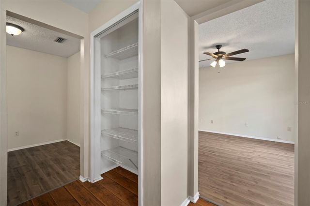 810 BLACK KNIGHT DRIVE, Valrico, FL 33594