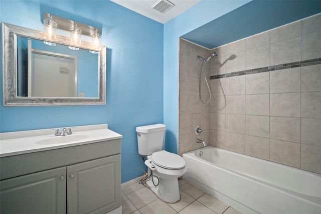 810 BLACK KNIGHT DRIVE, Valrico, FL 33594