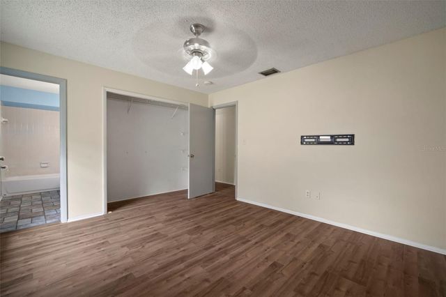 810 BLACK KNIGHT DRIVE, Valrico, FL 33594