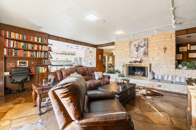 2712 N DUNCAN Street, Pampa, TX 79065