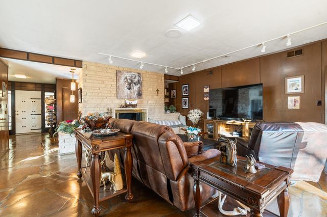 2712 N DUNCAN Street, Pampa, TX 79065