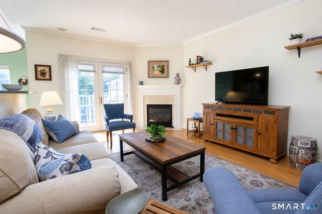 1 West Street 310, Simsbury, CT 06070