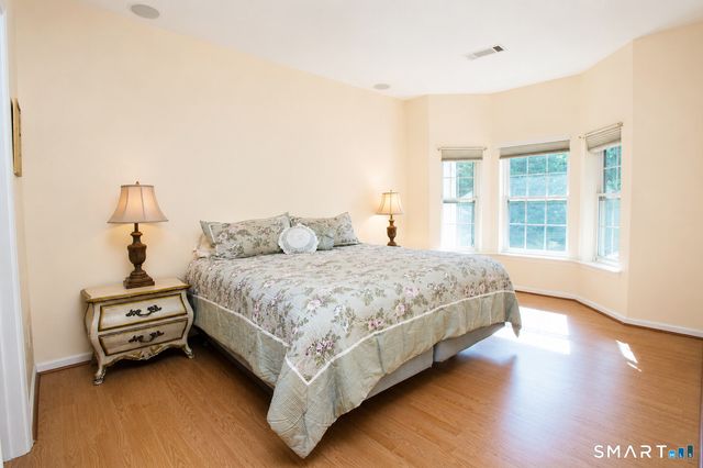 1 West Street 310, Simsbury, CT 06070