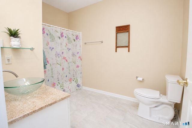 1 West Street 310, Simsbury, CT 06070