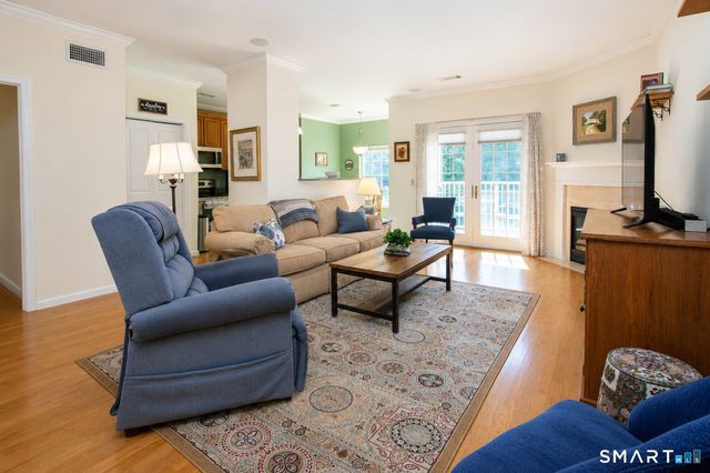 1 West Street 310, Simsbury, CT 06070
