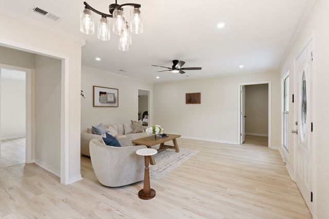 4121 Alamo Avenue, Fort Worth, TX 76107