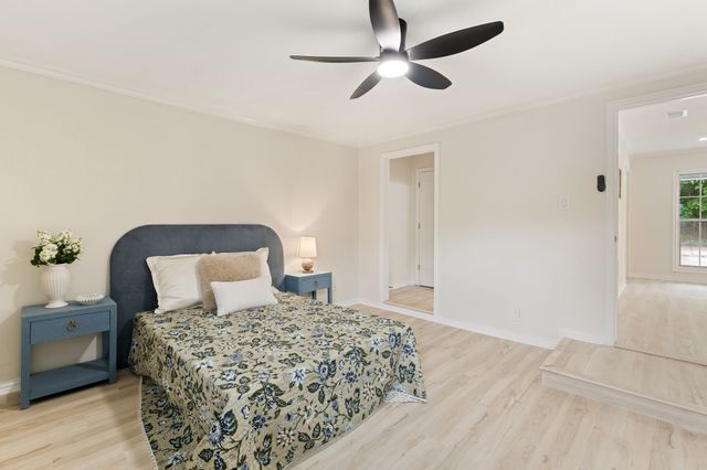 4121 Alamo Avenue, Fort Worth, TX 76107