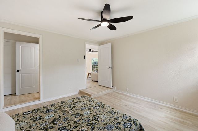 4121 Alamo Avenue, Fort Worth, TX 76107