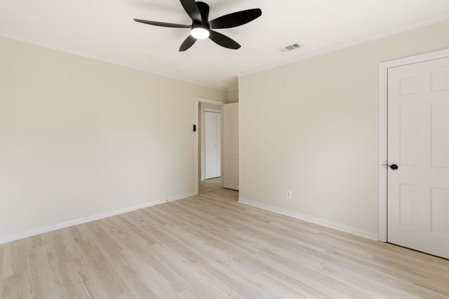 4121 Alamo Avenue, Fort Worth, TX 76107