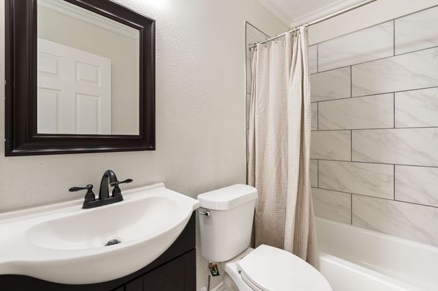 4121 Alamo Avenue, Fort Worth, TX 76107