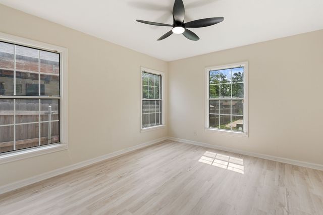 4121 Alamo Avenue, Fort Worth, TX 76107