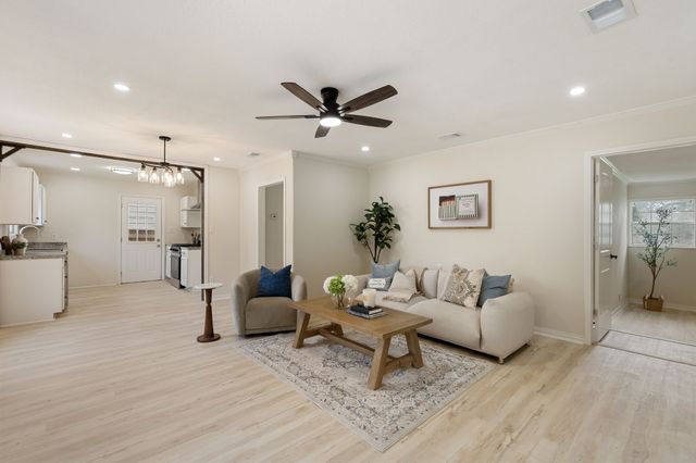 4121 Alamo Avenue, Fort Worth, TX 76107