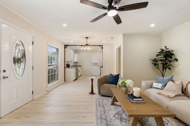 4121 Alamo Avenue, Fort Worth, TX 76107