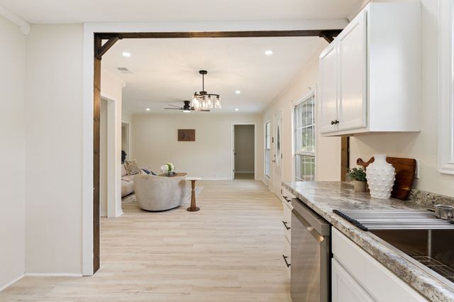 4121 Alamo Avenue, Fort Worth, TX 76107