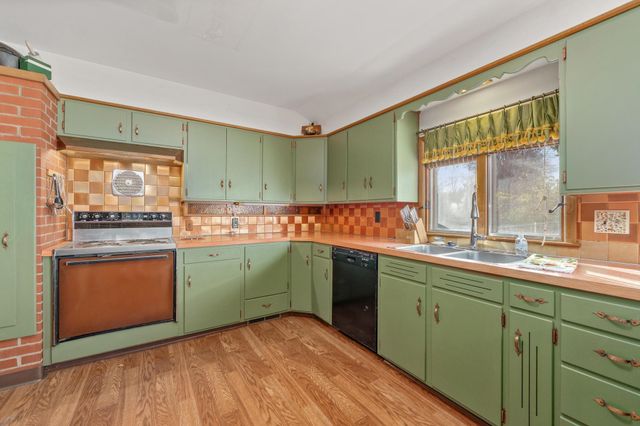 4703 Looman St, Wichita, KS 67220