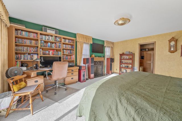 4703 Looman St, Wichita, KS 67220