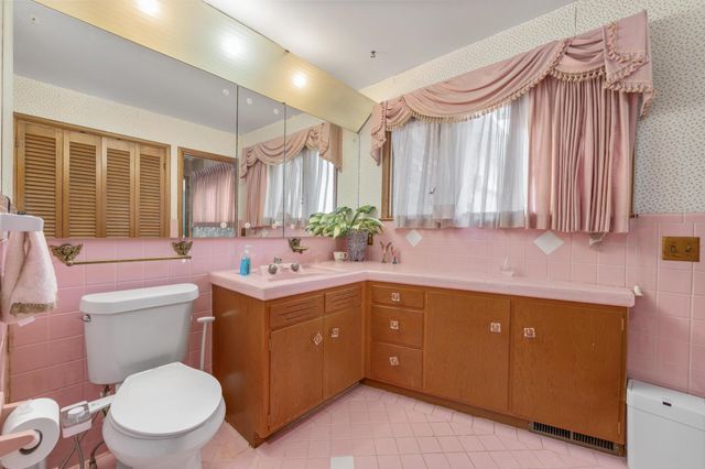 4703 Looman St, Wichita, KS 67220