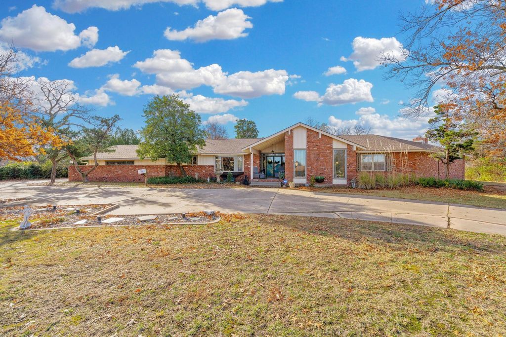 4703 Looman St, Wichita, KS 67220