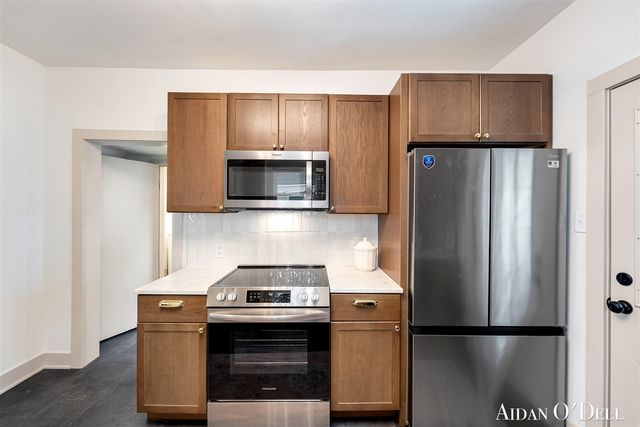 1050 Broadway Avenue, Grand Rapids, MI 49504