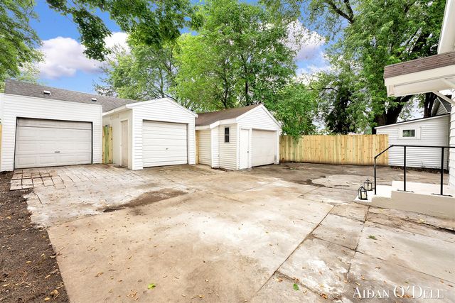 1050 Broadway Avenue, Grand Rapids, MI 49504