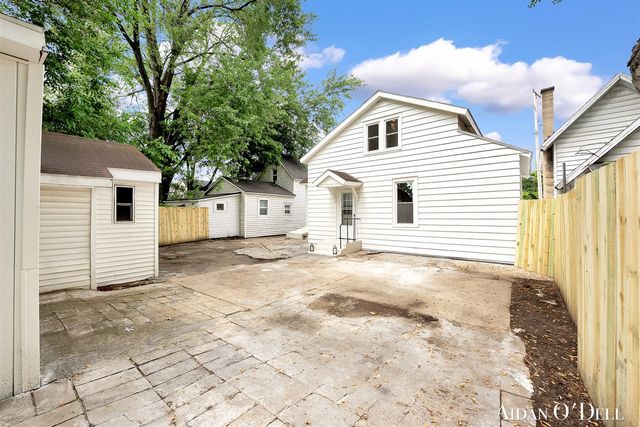 1050 Broadway Avenue, Grand Rapids, MI 49504