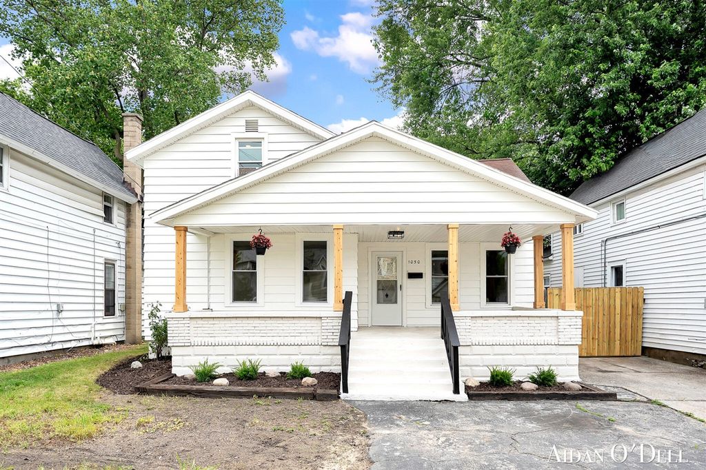 1050 Broadway Avenue, Grand Rapids, MI 49504