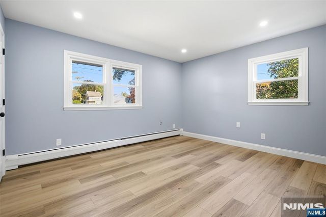 2 Homestead Place, Bergenfield, NJ 07621