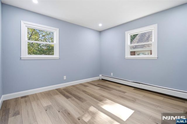 2 Homestead Place, Bergenfield, NJ 07621