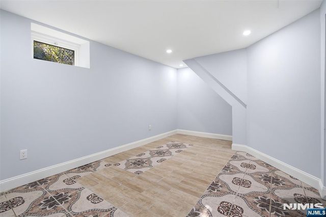 2 Homestead Place, Bergenfield, NJ 07621
