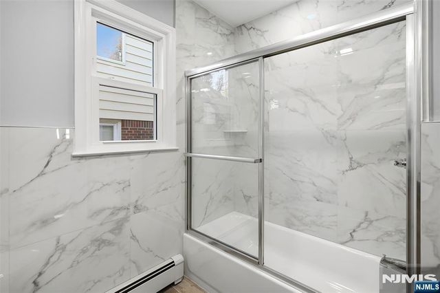 2 Homestead Place, Bergenfield, NJ 07621