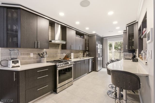 84 Drew Ct, Manalapan Twp., NJ 07726