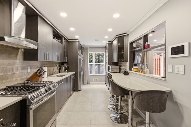 84 Drew Ct, Manalapan Twp., NJ 07726