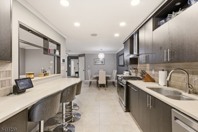 84 Drew Ct, Manalapan Twp., NJ 07726