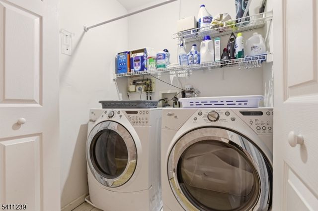 84 Drew Ct, Manalapan Twp., NJ 07726