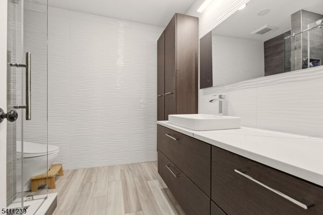 84 Drew Ct, Manalapan Twp., NJ 07726