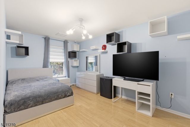 84 Drew Ct, Manalapan Twp., NJ 07726