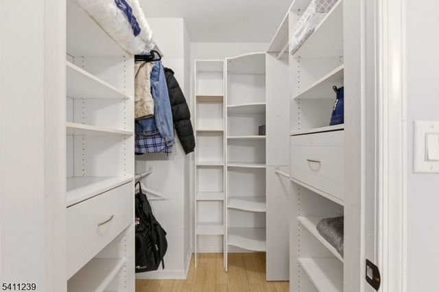 84 Drew Ct, Manalapan Twp., NJ 07726