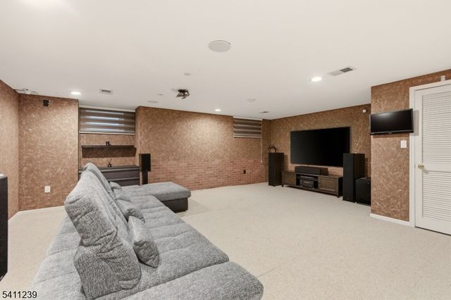 84 Drew Ct, Manalapan Twp., NJ 07726