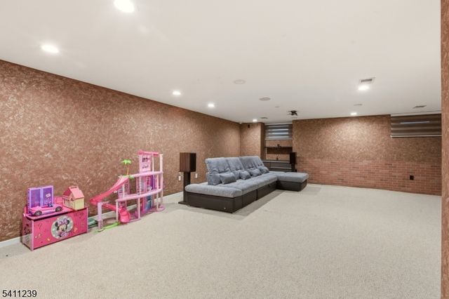 84 Drew Ct, Manalapan Twp., NJ 07726