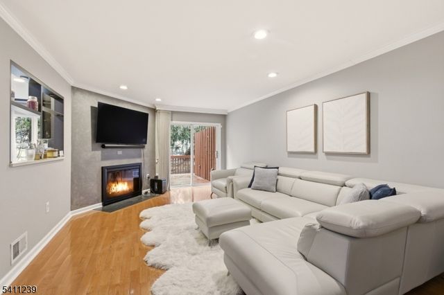 84 Drew Ct, Manalapan Twp., NJ 07726