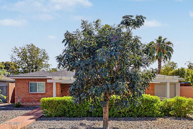5539 N 19TH Street, Phoenix, AZ 85016