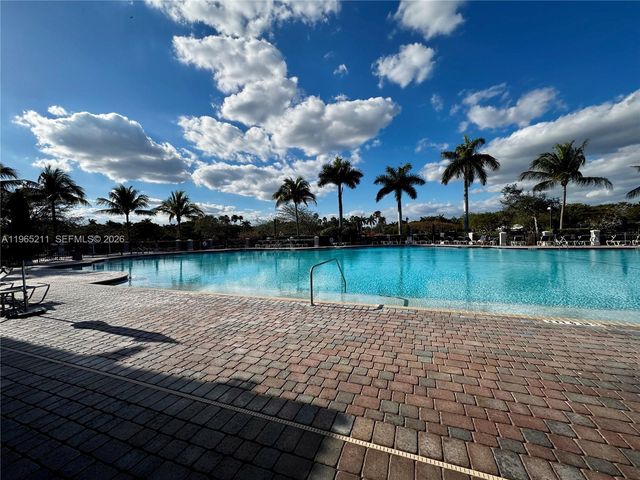 9219 SW 227th St 9, Cutler Bay, FL 33190