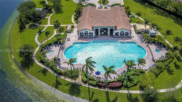 9219 SW 227th St 9, Cutler Bay, FL 33190
