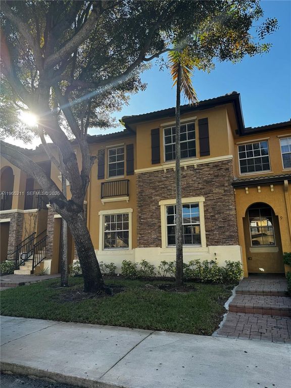 9219 SW 227th St 9, Cutler Bay, FL 33190