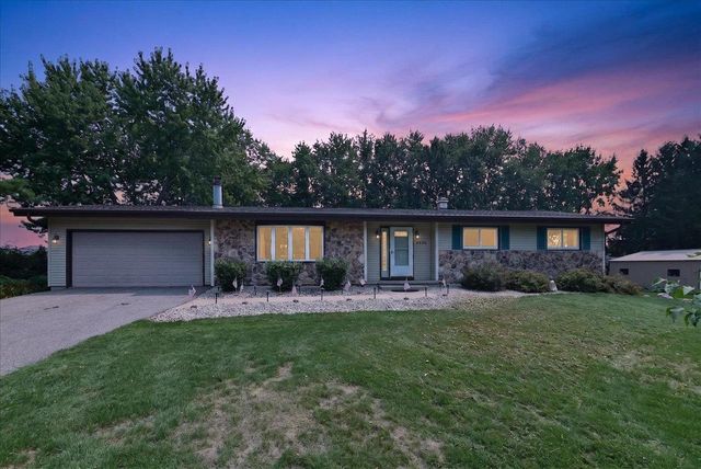 4526 Sandpiper Trail, Cottage Grove, WI 53527