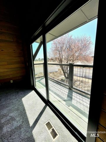 87 S Boundary St, Nampa, ID 83651